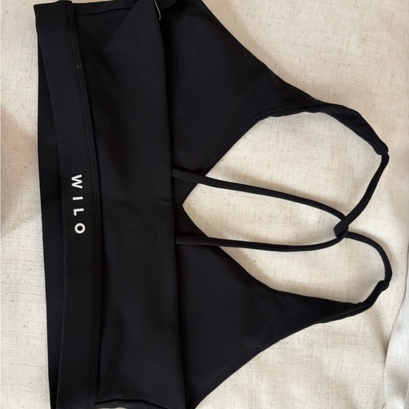 Wilo Women’s Black active set  - High-Rise Scrunch Waist - Picture 3 of 6